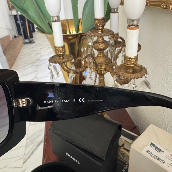 Chanel sunglasses - Picture 2 of 7